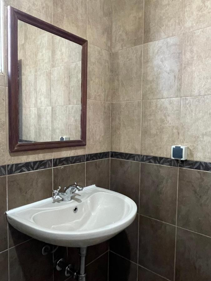 Entire Spacious Apartment With Free Parking Podgorica Bagian luar foto