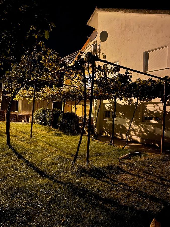 Entire Spacious Apartment With Free Parking Podgorica Bagian luar foto