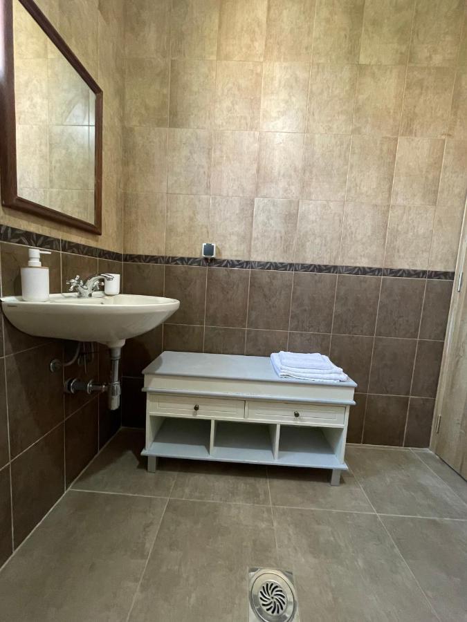 Entire Spacious Apartment With Free Parking Podgorica Bagian luar foto